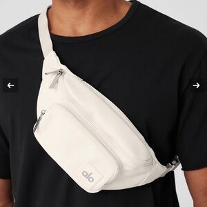ALO Yoga Sling / Hip / Fanny Pack